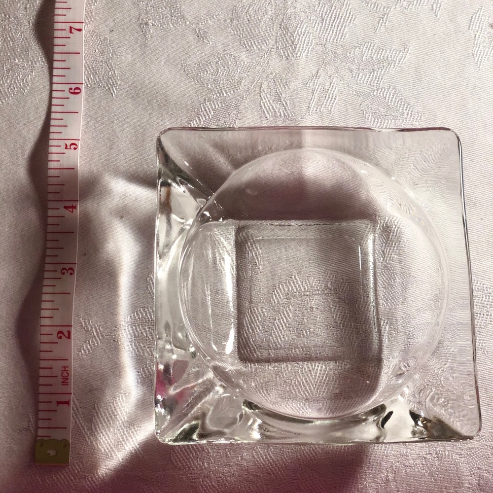 Glass dish